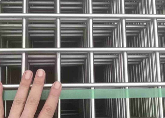 0.5mm 304 Stainless Steel Weld Mesh Polished Surface Treatment