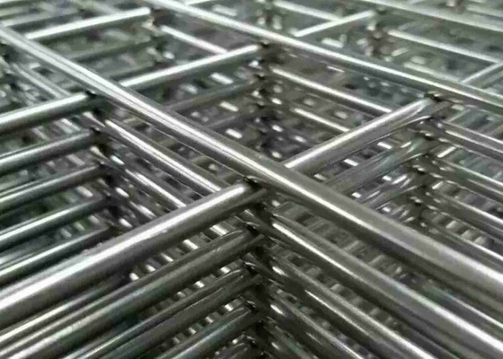 Panels Or Rolls Length 0.5-30m Ss Welded Wire Mesh T304 Remain Intact And Rigid