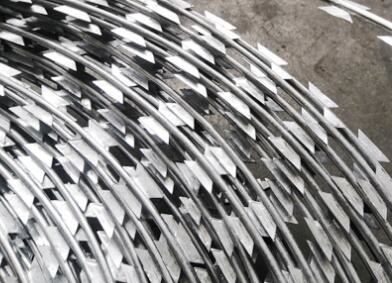 Il centro di acciaio inossidabile del filo spinato del rasoio di alta sicurezza BTO10 e galvanizzare ricoperto